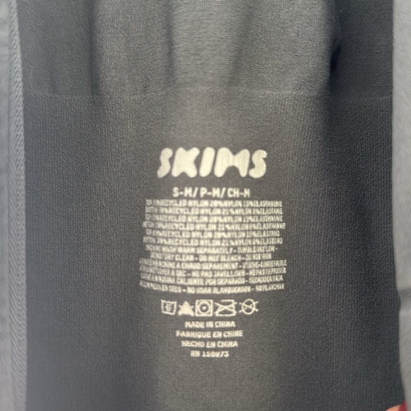 SKIMS SMALL / MEDIUM ZIP FRONT CATSUIT IN GUNMETAL LIKE NEW CONDITION - Picture 9 of 11